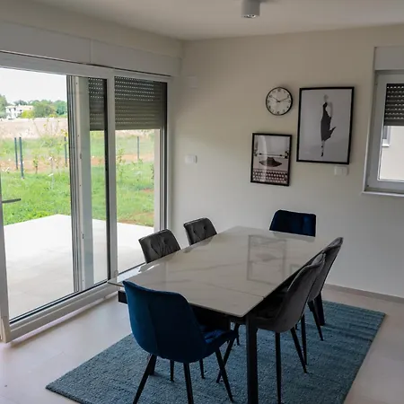 Baden Basanija, Umag-with Sea View, Parking And 300m From The Lejlighed
