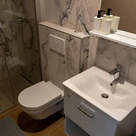Baden Basanija, Umag-with Sea View, Parking And 300m From The アパート *