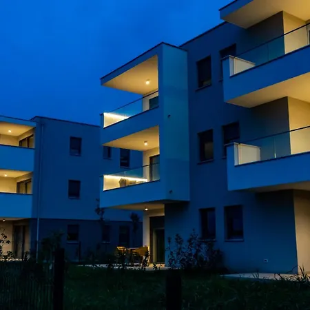 Baden Basanija, Umag-with Sea View, Parking And 300m From The Basanija