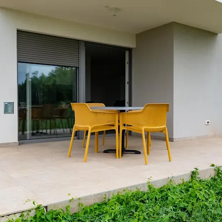 Baden Basanija, Umag-with Sea View, Parking And 300m From The Bašanija