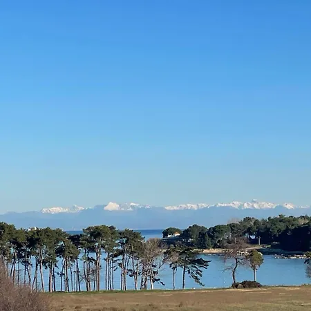 Baden Basanija, Umag-with Sea View, Parking And 300m From The Basanija
