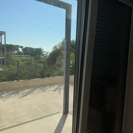 Baden Basanija, Umag-with Sea View, Parking And 300m From The アパート Bašanija