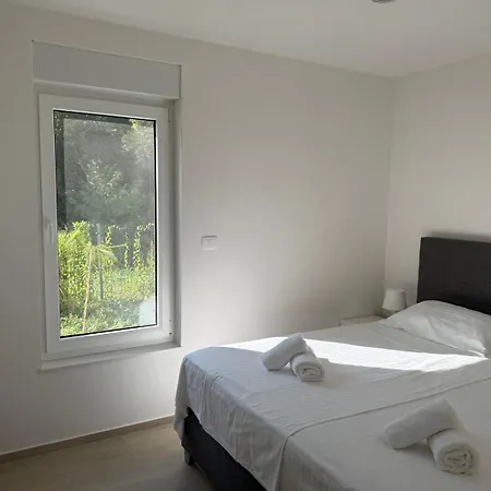 Baden Basanija, Umag-with Sea View, Parking And 300m From The Bašanija